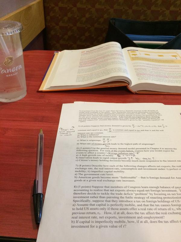 arosemarycpb's tweet image. #breadco will forever be my favorite study spot 💕