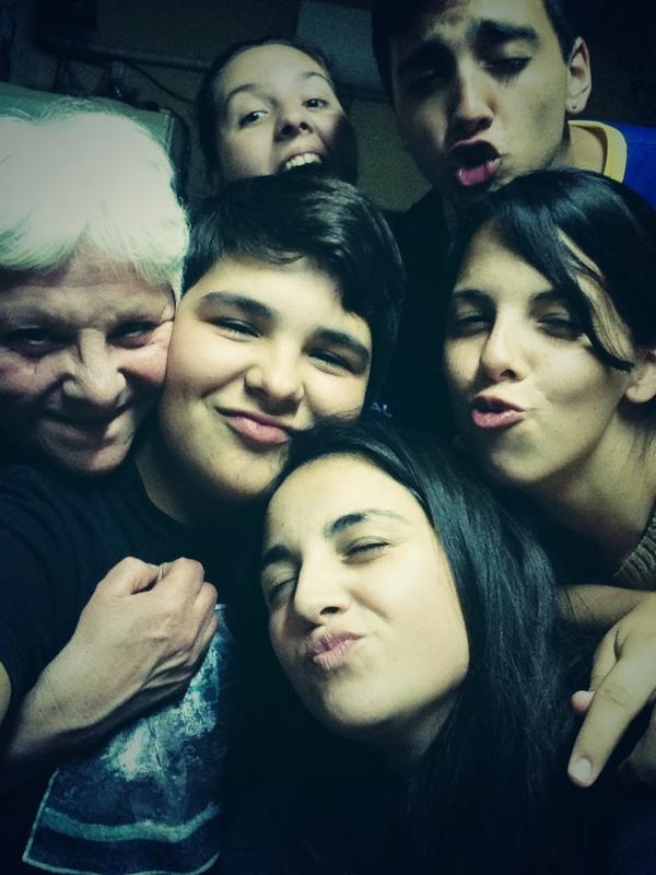 AguussZotelo's tweet photo. Que linda familia tengo más no puedo pedir los amo :3 @AlanZotelo @Maca__Mario http://t.co/AYjQS7r8at