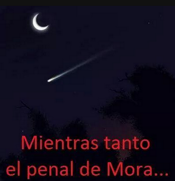 la12tuittera's tweet photo. Mientras tanto el penal de Mora ....
😱 😱 😱 http://t.co/OOFQrmycEe