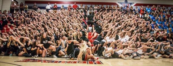 beststudentsect's tweet photo. Heritage High School http://t.co/32cPBfHM2e