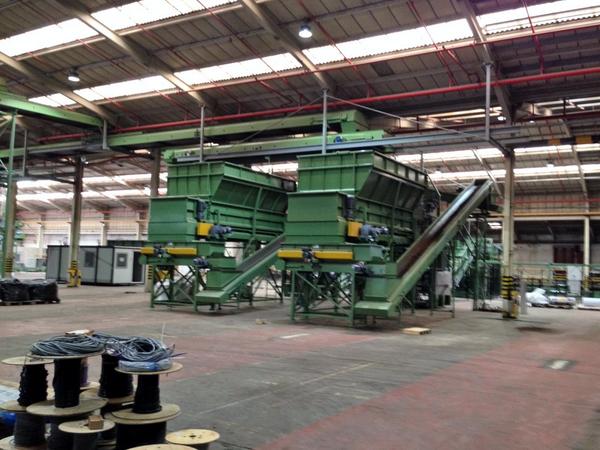 Slootwegmach's tweet photo. Impressive #substrate factory in Ellesmere Port (UK) in production. The brand is #slootweg http://t.co/X0zzr7rcnd