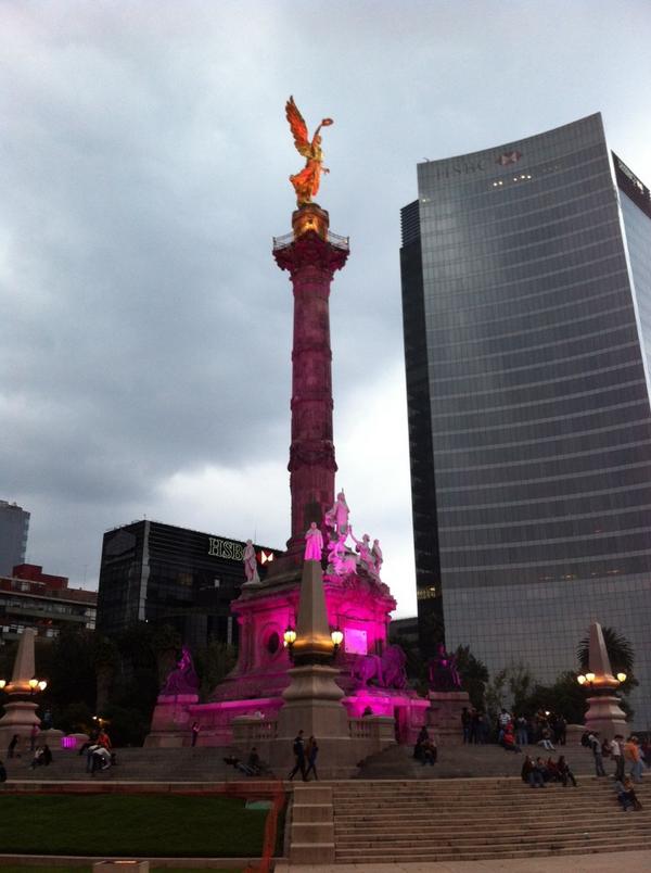 Esther_Hanono's tweet photo. El famoso ángel de independencia, típico símbolo de la ciudad @UPhistoria http://t.co/ZbHGTgBd0X