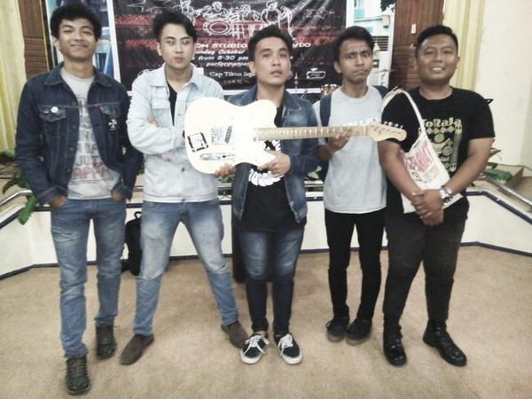 teman seperjuangan <a href="/Morrison_onFire/">Morrison On Fire</a>