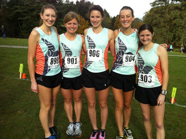 oiselle_team's tweet photo. Look at this gem from #PNTFXC last fall! @KaylaCEvans @cknutson82 @jenawinger @oiselle_mac @natty_plunkett #FallXC http://t.co/rjaNWrSxTd