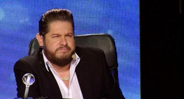 tctelevision's tweet photo. Ayuda a Kristhel a darle un obsequio a su mamá, si el HT #APTuit llega a 3.000 @fcopinoargotti la premiará. http://t.co/n5pG0hUHay