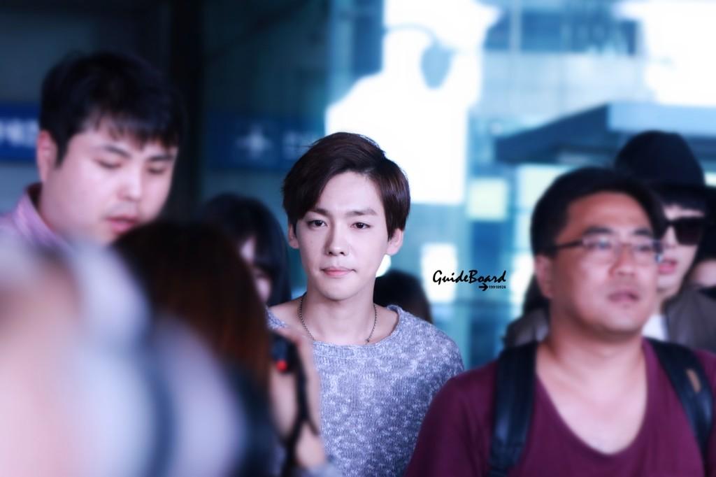 BzOex2LCAAANB0k.jpg:large