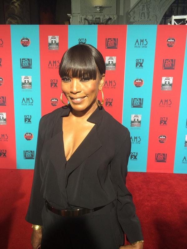 AHSFX's tweet photo. The beautiful @ImAngelaBassett at the #AmericanHorrorStory Freak Show event. Don't miss her as "Desiree Dupree" http://t.co/ZC0YUOcTt2