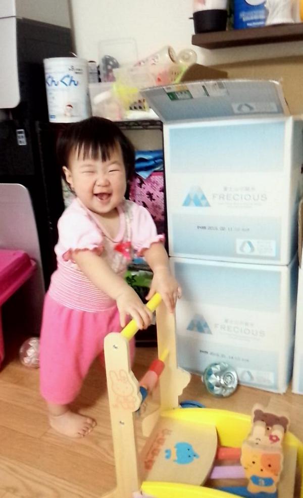 江成汐里 旧姓大芦 夢逢11ヶ月 あっとゆーま 0才ラストの月かぁ 泣 赤ちゃんじゃなくなってくの寂しぃ 泣 来月ゎ１才の誕生日プレゼントとして旅行だぁ おもちゃ王国喜ぶかな たいぶ歩けるし楽しみ Http T Co S6hzozjg Twitter