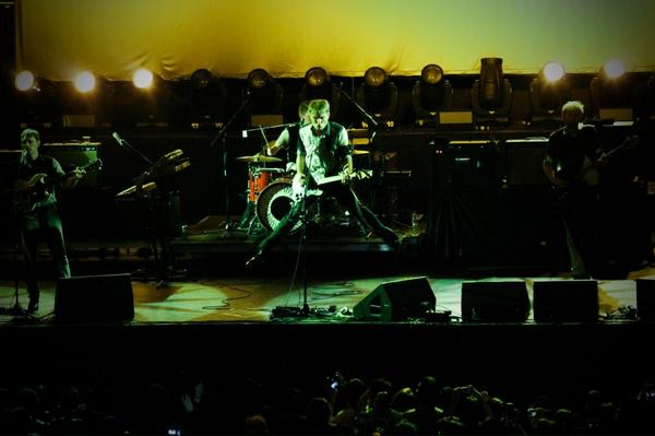 ReddsColombia's tweet photo. @Franz_Ferdinand hizo que un domingo diferente terminara a un nivel perfecto! #LetsDry #EncuentraElMomento http://t.co/hZ1XmKvCnv