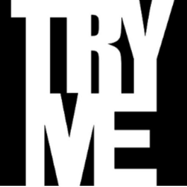 Circle sticker. Try m. Try me. Try m. Anoraak.