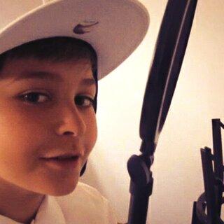 Happy 14th birthday  leondre devries ILYSM !!! Like million Pounds , please follow me , hope you get what you want 