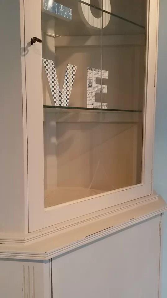 CocosCottage's tweet photo. Stunning #strongbow #vintage corner cabinet FOR SALE http://t.co/d9y1sQn5wZ #shabbychic #autentico #chalkpaint http://t.co/O4gNbnPEOi