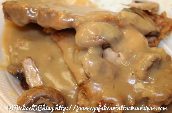 bruddahmichael's tweet photo. Garlic Shrimp, Pork Chop /w Mushroom Gravy, &amp; Honey Garlic Chicken from Islander Drive Inn #Hawaii http://t.co/j2veh2Jt3g