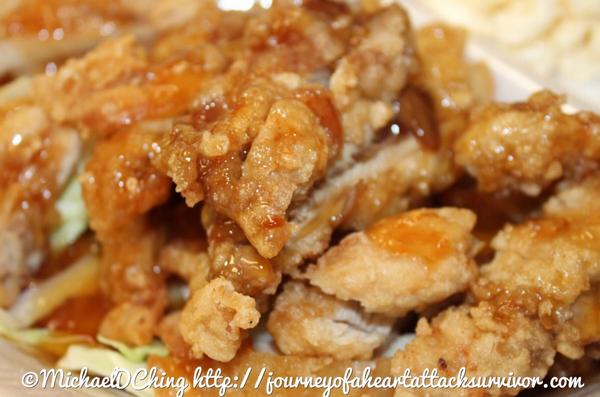 bruddahmichael's tweet photo. Garlic Shrimp, Pork Chop /w Mushroom Gravy, &amp; Honey Garlic Chicken from Islander Drive Inn #Hawaii http://t.co/j2veh2Jt3g