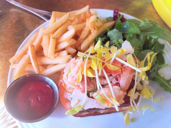 honeybunnyb's tweet image. Spicy lobster roll #lachapter #acehotel