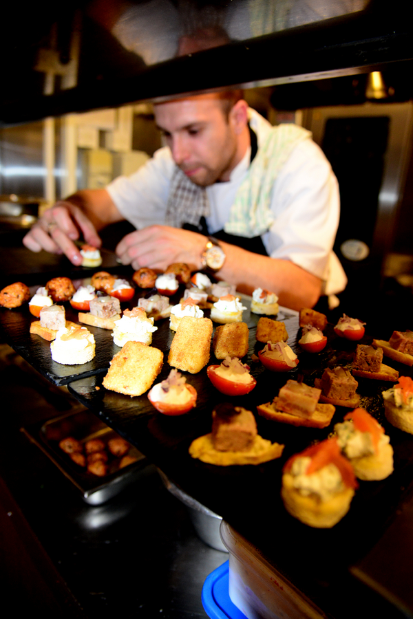 TheKitchenRest's tweet image. #Canapes #ChefMIRO