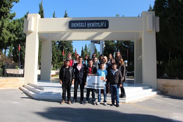 İyilik Gönüllülerimiz ile birlikte Şehitlik ziyaretindeyiz.#BayramdaZiyaretteyiz <a href="/SinanAksu24/">Sinan Aksu</a> <a href="/GSBGM/">begum kaplan</a> <a href="/AIbanoglu/">Ali Ibanoglu</a>