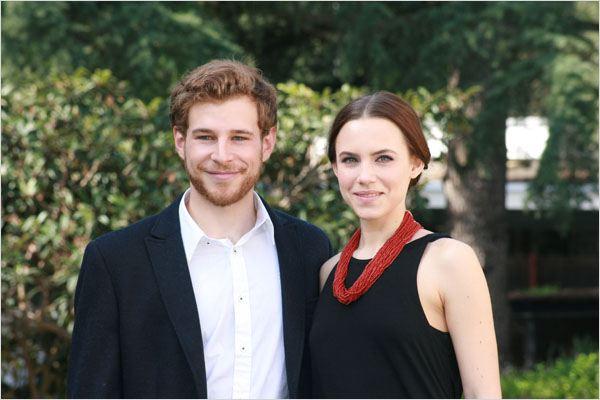 ApoyoAlvaroC's tweet photo. Presentación de #Hermanos! Cc @alvarocervan y @garrido_aura http://t.co/Ofe4wCriAE