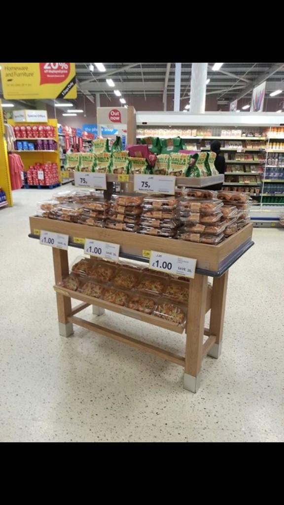 HanJayhan's tweet photo. BAKERY STANDARDS.@clairefweir @G4vnn @Ciaraeganx @24SSSTesco @Wini10 @nick_19781 @StartinAndrew http://t.co/n9QHFI6laQ