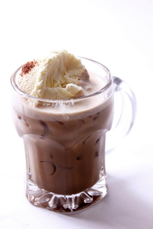 KedaiIndra's tweet photo. Selamat sore! Cemal-cemil centil di @KedaiIndra yuk! Siapa tau ketemu yang semanis Neslo Float di sini~ http://t.co/GjYsySVlZs