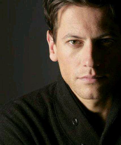 Happy Birthday today to the lovely Ioan Gruffudd... 