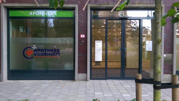 Na lange voorbereiding is vandaag #apotheek #Voorhout geopend in nieuwe pand aan kerk weg 2b