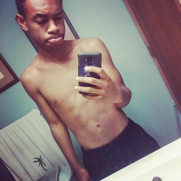 kid_krazed26's tweet photo. http://t.co/C5U0W9Ljcj