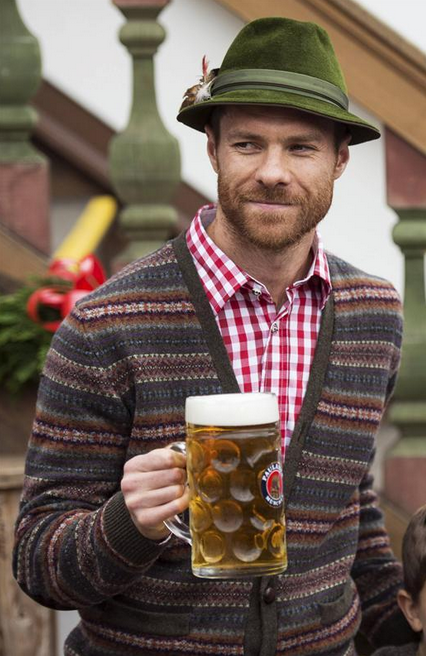 FootballFactly's tweet photo. Xabi Alonso:

35 days with Bayern: 

5 times man of the match

Broke 2 Bundesliga records http://t.co/41uVpd1Zes