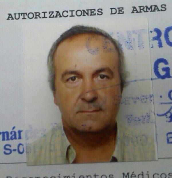 adirecto's tweet photo. Noticias contrapuestas. Sigue la búsqueda padre de los jóvenes asesinados #Ubrique. Esta es su imagen @canalsurweb http://t.co/L2qYwvcoUE