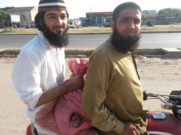 Pakistan Sunni Tehreek Jhelum/Dina k karkun Husnain Qadri or Aftab Qadri khalee igethi krte hve.