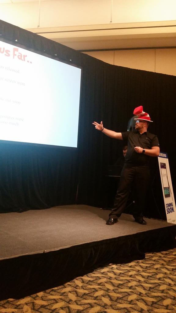 BrandonSawler's tweet image. Hahaha #catinthehat #Note4HAL