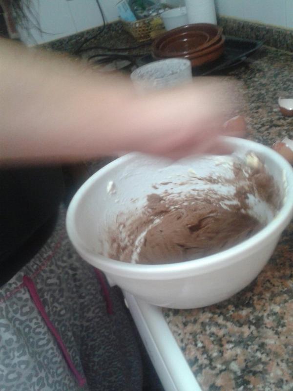 PatriShop's tweet photo. Aqui los pateleros en casa de ballester jajajajaja @Patri_Ballester @Chikillo_96 http://t.co/q5Ju0RuzE2