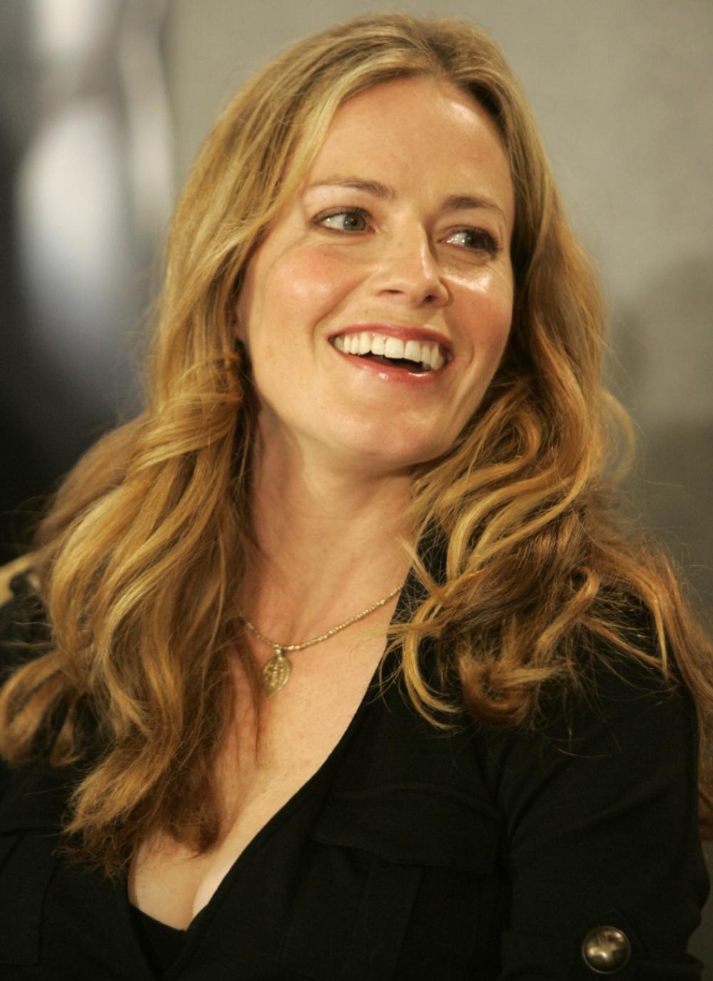 Happy 50th Birthday Elisabeth Shue! Lets all do ourselves a favour & watch Adventures in Babysitting or Karate Kid! 