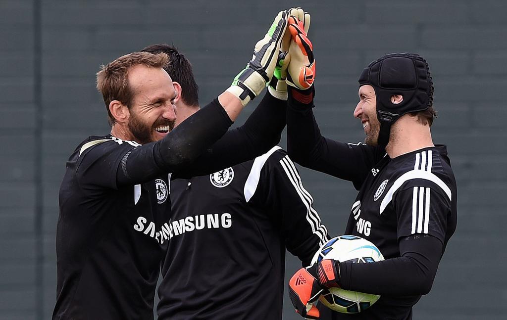 "Happy Birthday!" Selamat ulang tahun yang ke-42 untuk Mark Schwarzer! 