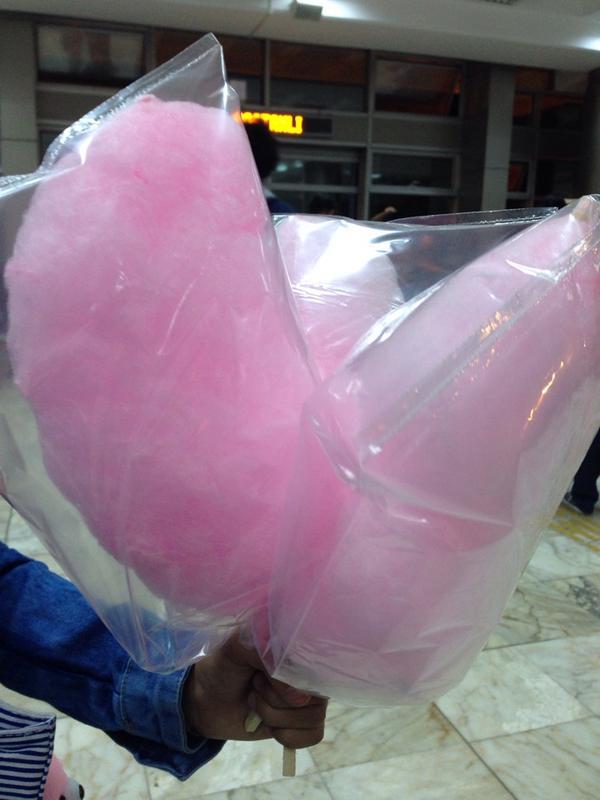 Pamuk şekerimmmm👍👏bununla büyüdük eşyay be – Elif ile (@ Konak Vapur İskelesi) swarmapp.com/c/2TJJhX8qlEV