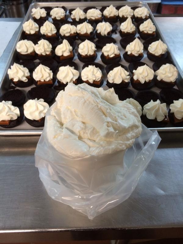 Fresh buttercream! Doesn't get any better. Stop by our downtown Chicago shop for a Whimsy Pie. Happy Monday!