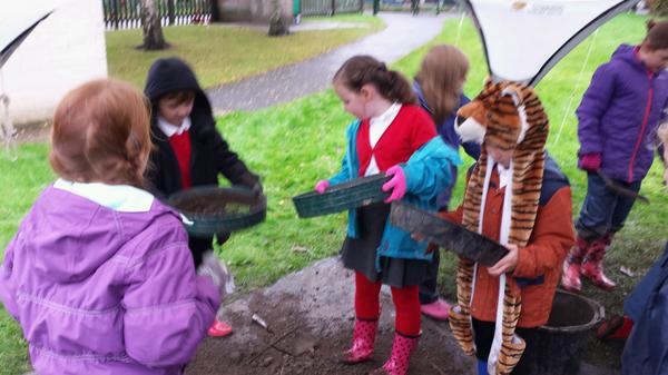 MBArchaeology's tweet photo. Day One on the @chatsrdfestival archaeology project: 60-70 children from Brampton Primary School took part today! http://t.co/c8em7Lg5kd