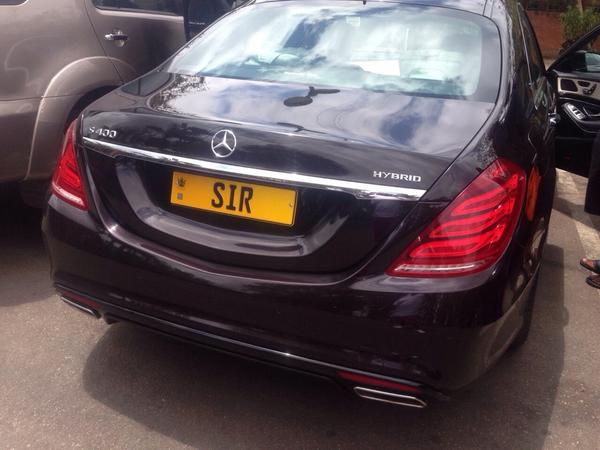 wicknellchivayo's tweet photo. Stop calling your poor selves SIR the ones I know are SIR ALEX FERGUSON, SIR ELTON JOHN and SIR WICKNELL... http://t.co/8LHUdNsjkj