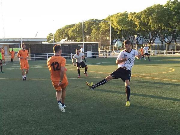 LaKintaDelPino's tweet photo. Los hermanos aguilar colman todas las portadas. @a_x_8 y @Rubenesky9 dieron 1puntito para seguir sin conocer derrota http://t.co/wvshxmt3IB