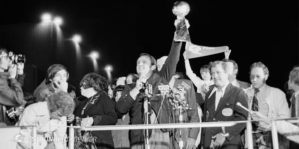 MiamiDolphins's tweet photo. #StillPerfect http://t.co/5KB08jI5pw