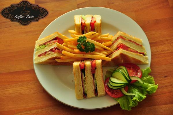 Lets dinner guys,, Beef Sandwich menunggu...  <a href="/coffeetaste_mlg/">CoffeeTaste</a>  #Sarangan21A_malang