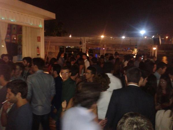 10alber10's tweet photo. Llenazo sabado noche!!! http://t.co/5IGI4Bxeok