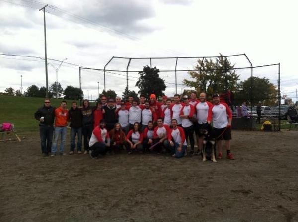 TKEou's tweet photo. 6th annual Frost ball game http://t.co/f7fu5C8388