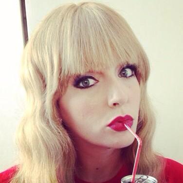 AnnaSimonMari's tweet image. Aprovecho para colgar fotos caracterizada de Taylor Swift. Esta semana me toca ser un cangrejo y no va a ser lo mismo