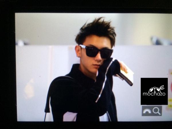 mochazo's tweet photo. #TAO #타오 141006 HND Airport preview http://t.co/n40TsITPw6