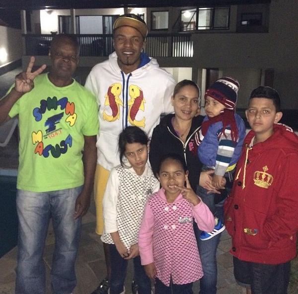 mcnegoblue's tweet photo. Família em primeiro lugar feliz aniversário azulão muita saúde muita paz pai.. Tamo junto que Deus te abençoe http://t.co/GtOcOyemJK