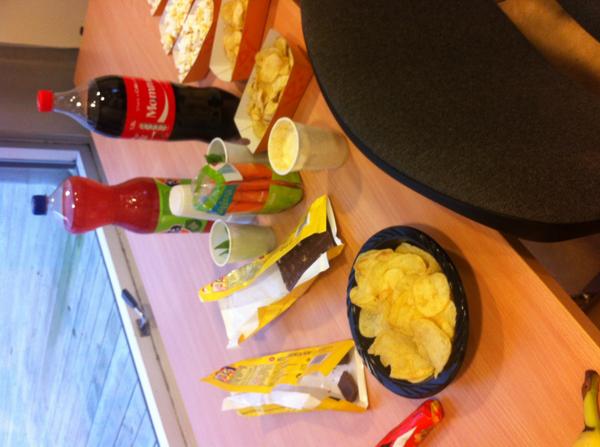 OsloJuvente's tweet photo. #Snacks http://t.co/HNeSZIVRwr
