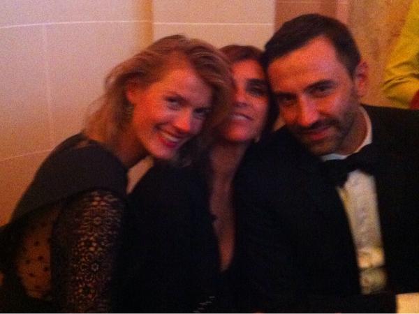 EvaJay's tweet photo. #Paris #PFW2015 #celebrity #evajay #birthday #carineroitfeld #riccardotisci http://t.co/g2TrE44bNs