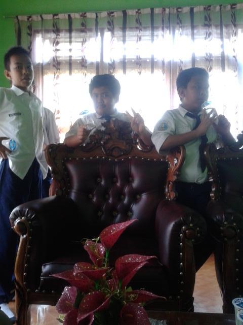 SevenicSpensa's tweet photo. Boyband =)) http://t.co/bsRj8NAk6g