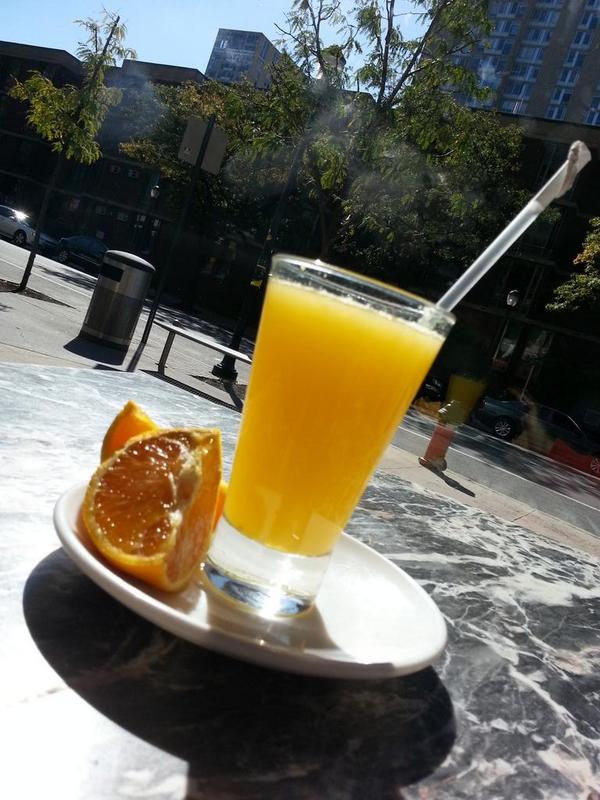 CapogiroPenn's tweet image. Nothing like a nice glass of freshly squeezed orange juice to start the day! #freshoj